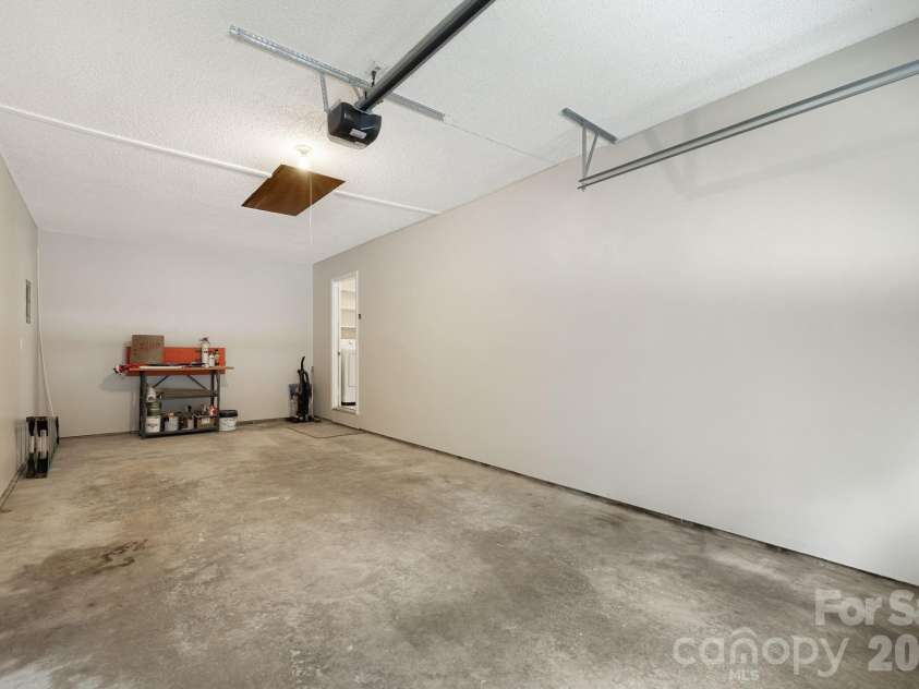 35 Golden Oaks Lane, Fletcher, NC 28732.  MLS# CAR4411250, YatesRealty ID 43415. 