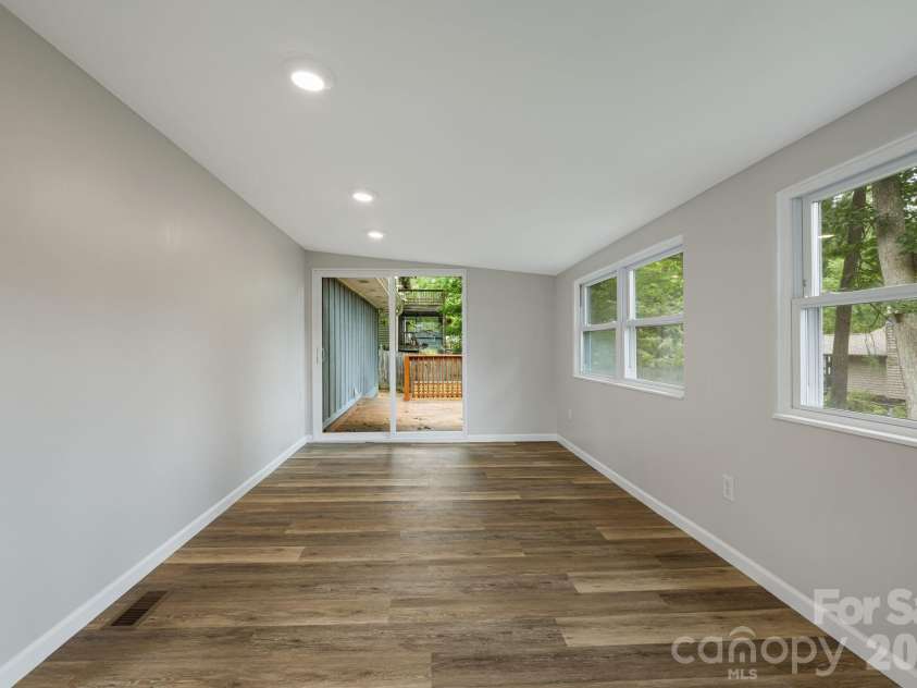35 Golden Oaks Lane, Fletcher, NC 28732.  MLS# CAR4411250, YatesRealty ID 43415. 