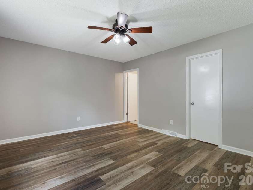 35 Golden Oaks Lane, Fletcher, NC 28732.  MLS# CAR4411250, YatesRealty ID 43415. 