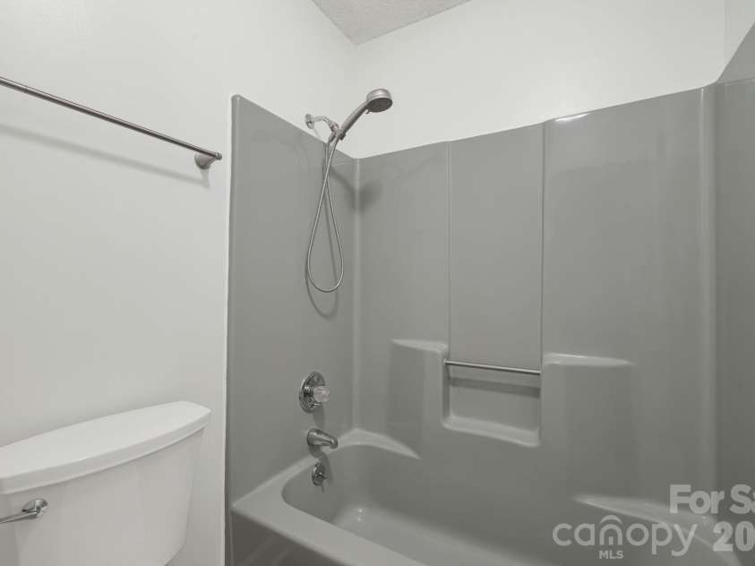 35 Golden Oaks Lane, Fletcher, NC 28732.  MLS# CAR4411250, YatesRealty ID 43415. 
