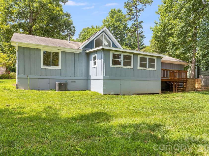 35 Golden Oaks Lane, Fletcher, NC 28732.  MLS# CAR4411250, YatesRealty ID 43415. 