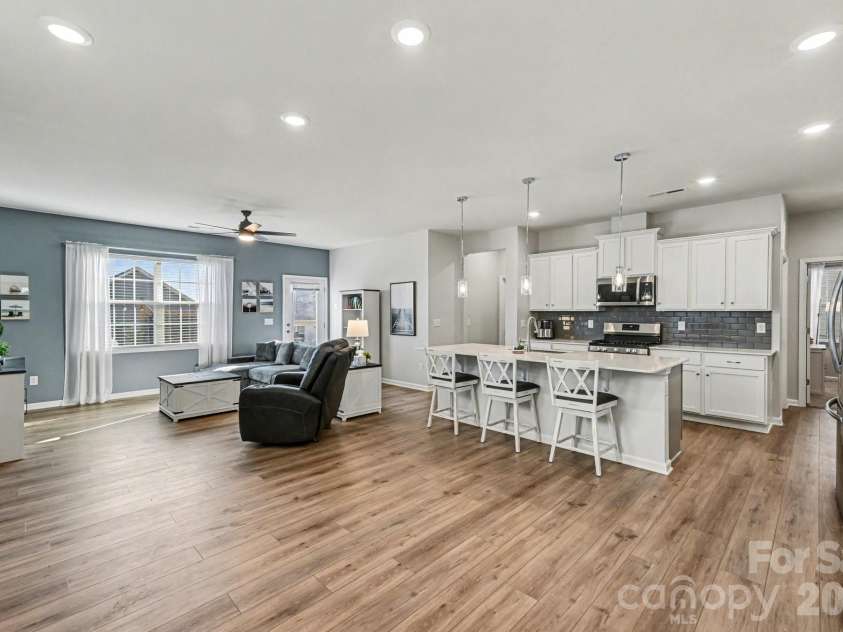 125 White Apple Way, Statesville, NC 28625.  MLS# CAR4412380, YatesRealty ID 43416. 