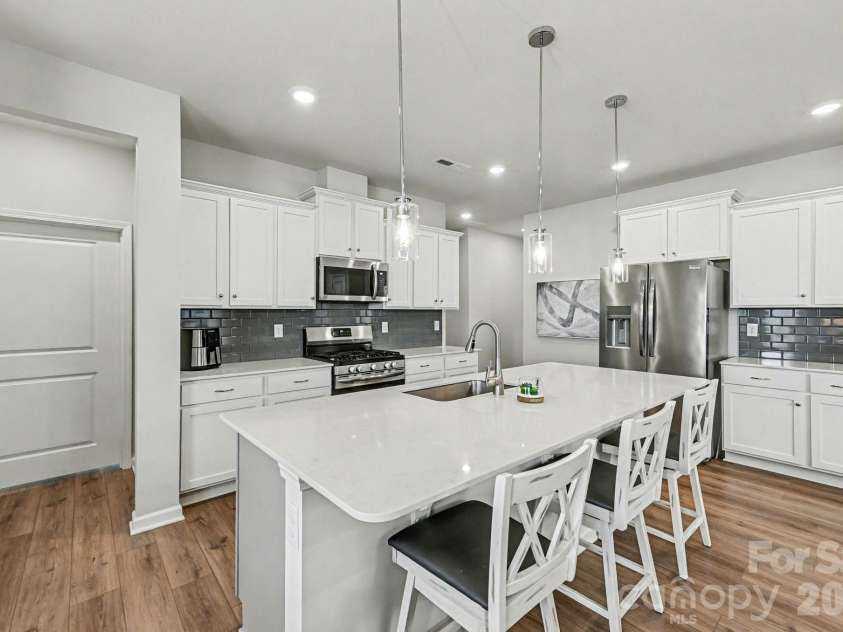 125 White Apple Way, Statesville, NC 28625.  MLS# CAR4412380, YatesRealty ID 43416. 