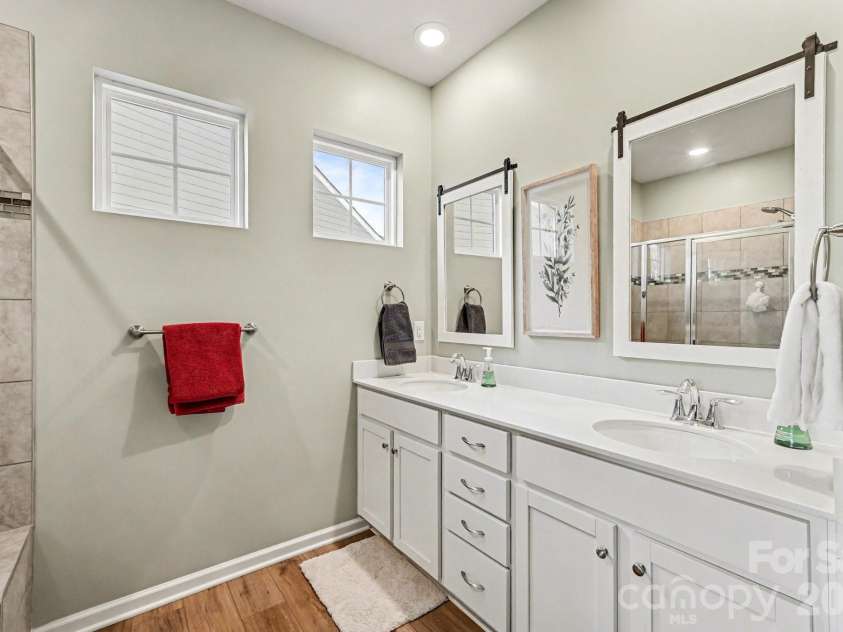 125 White Apple Way, Statesville, NC 28625.  MLS# CAR4412380, YatesRealty ID 43416. 