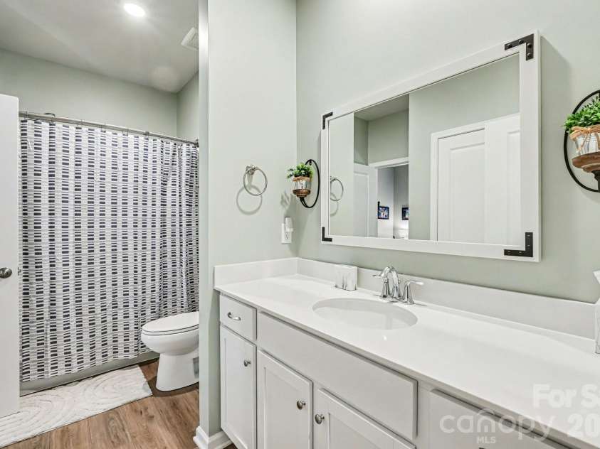 125 White Apple Way, Statesville, NC 28625.  MLS# CAR4412380, YatesRealty ID 43416. 