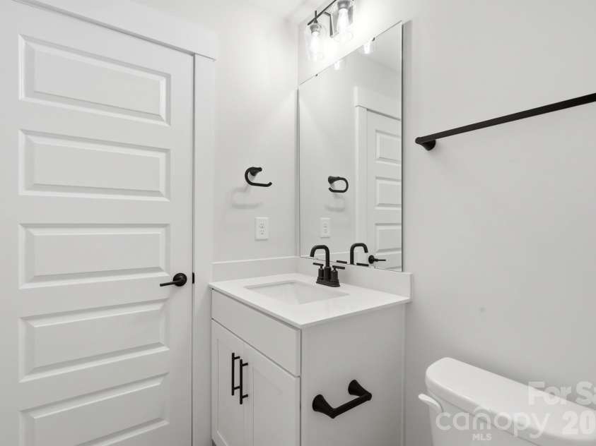 1433 Crooked Stick Drive, Rock Hill, SC 29730.  MLS# CAR4360974, YatesRealty ID 43418. 3rd level bath