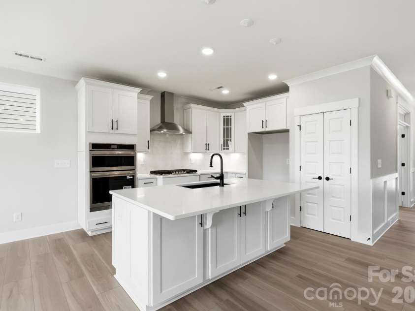 1433 Crooked Stick Drive, Rock Hill, SC 29730.  MLS# CAR4360974, YatesRealty ID 43418. Kitchen