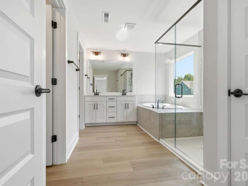 1433 Crooked Stick Drive, Rock Hill, SC 29730.  MLS# CAR4360974, YatesRealty ID 43418. Primary Bathroom