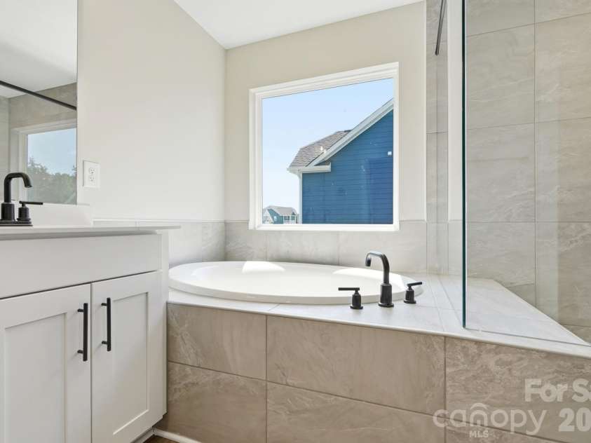 1433 Crooked Stick Drive, Rock Hill, SC 29730.  MLS# CAR4360974, YatesRealty ID 43418. Primary Bathroom