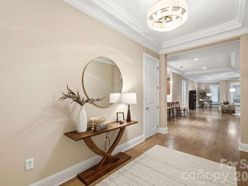 626 Queens Road, Charlotte, NC 28207.  MLS# CAR4409799, YatesRealty ID 43419. 