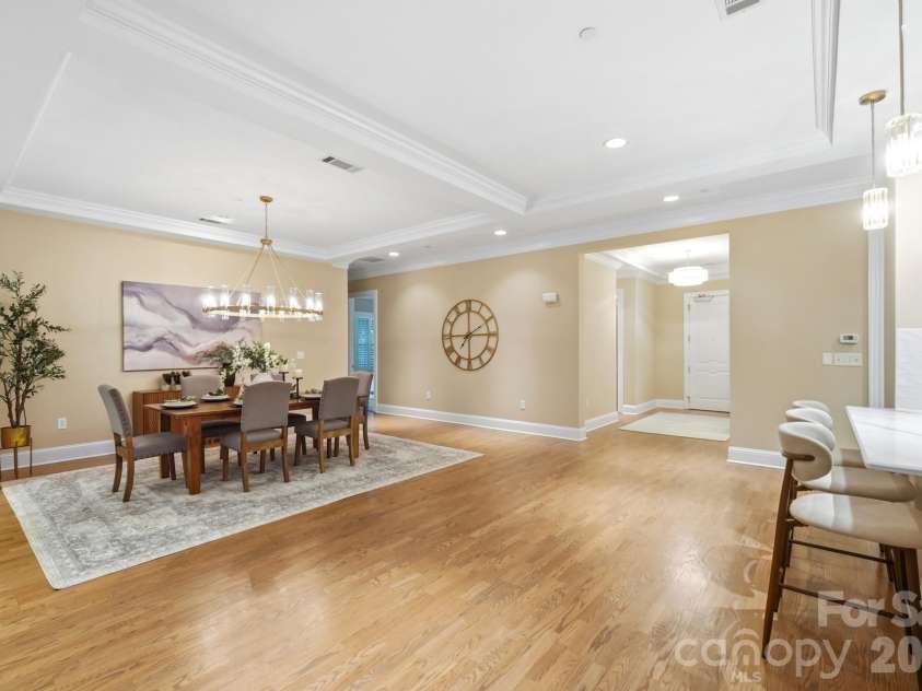 626 Queens Road, Charlotte, NC 28207.  MLS# CAR4409799, YatesRealty ID 43419. 