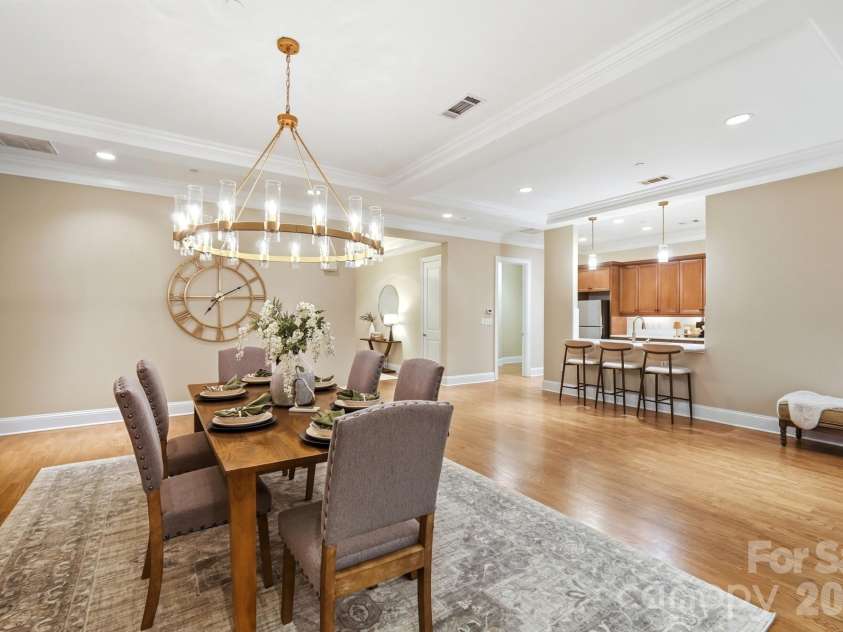 626 Queens Road, Charlotte, NC 28207.  MLS# CAR4409799, YatesRealty ID 43419. 