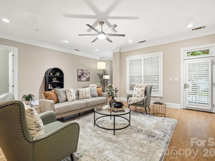 626 Queens Road, Charlotte, NC 28207.  MLS# CAR4409799, YatesRealty ID 43419. 