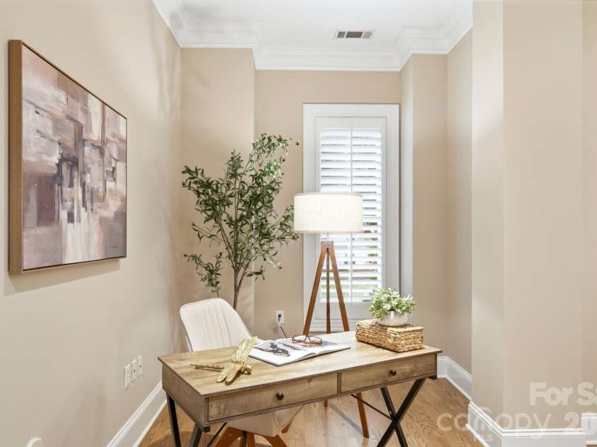626 Queens Road, Charlotte, NC 28207.  MLS# CAR4409799, YatesRealty ID 43419. 
