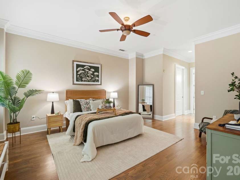 626 Queens Road, Charlotte, NC 28207.  MLS# CAR4409799, YatesRealty ID 43419. 