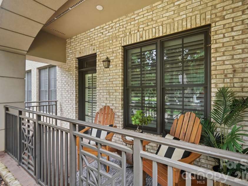 626 Queens Road, Charlotte, NC 28207.  MLS# CAR4409799, YatesRealty ID 43419. 