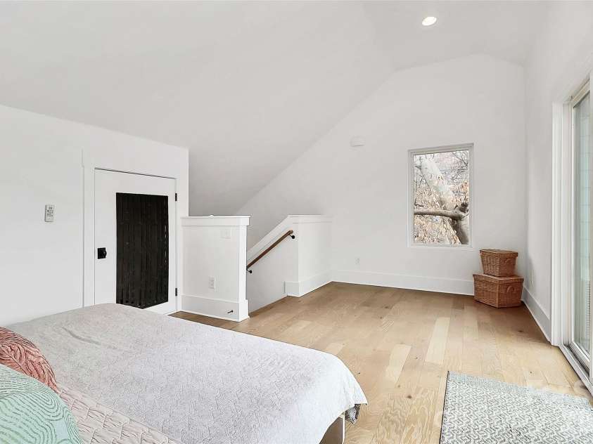 1004 Margaret Brown Street, Charlotte, NC 28202.  MLS# CAR4341341, YatesRealty ID 4342. 