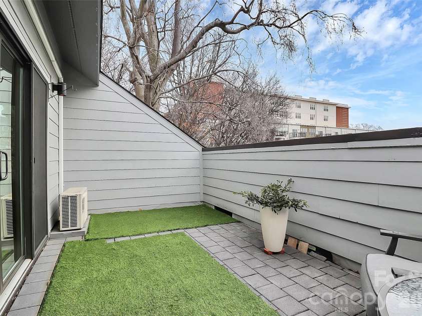 1004 Margaret Brown Street, Charlotte, NC 28202.  MLS# CAR4341341, YatesRealty ID 4342. 