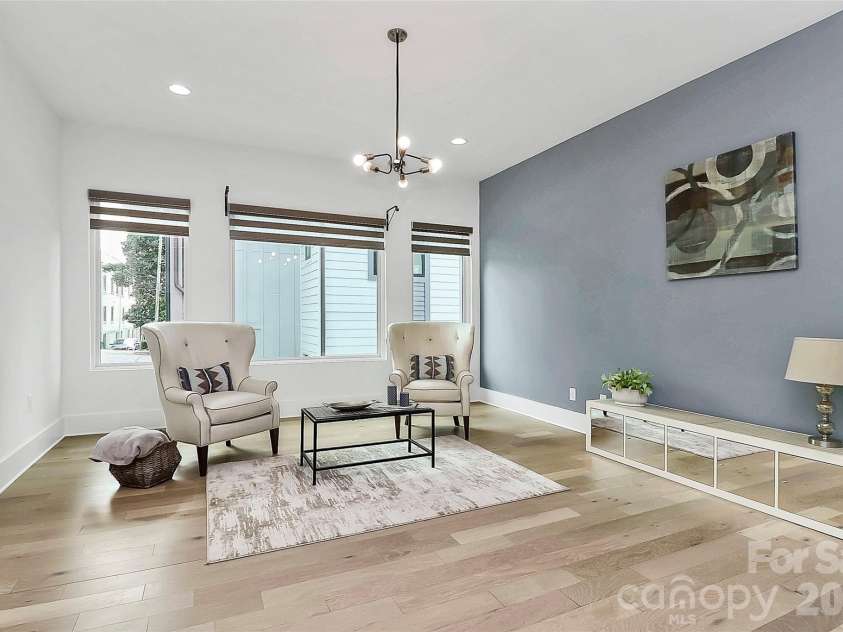 1004 Margaret Brown Street, Charlotte, NC 28202.  MLS# CAR4341341, YatesRealty ID 4342. Custom light filtering/privacy window treatments & recessed lighting