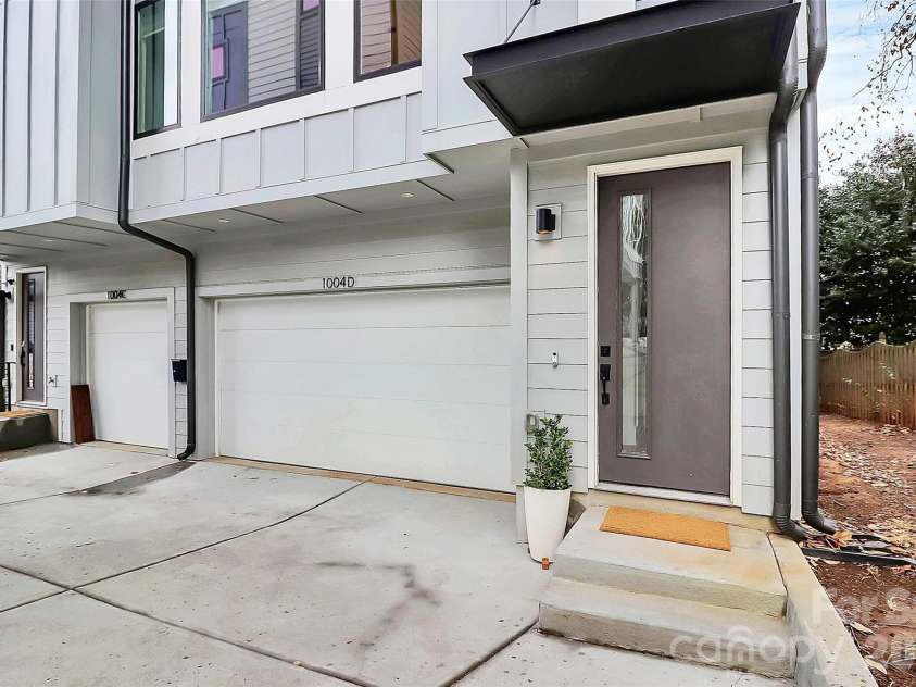 1004 Margaret Brown Street, Charlotte, NC 28202.  MLS# CAR4341341, YatesRealty ID 4342. Private covered porch entrance