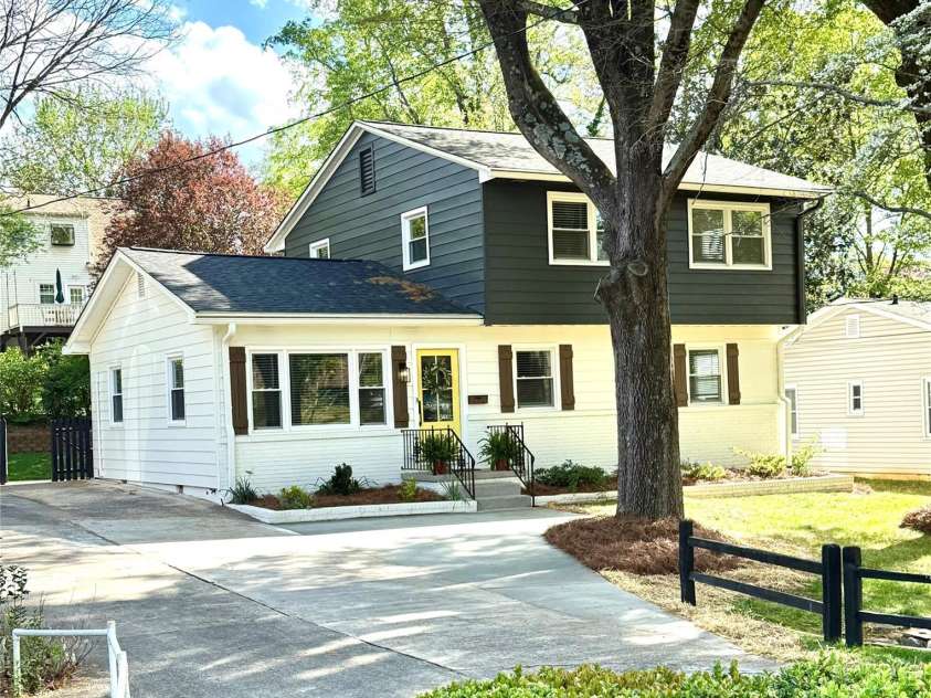 2350 Parkway Drive, Winston Salem, NC 27103.  MLS# CAR4240020, YatesRealty ID 4342. 