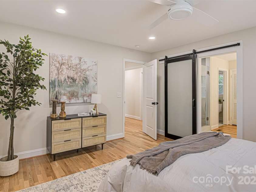 2350 Parkway Drive, Winston Salem, NC 27103.  MLS# CAR4240020, YatesRealty ID 4342. 