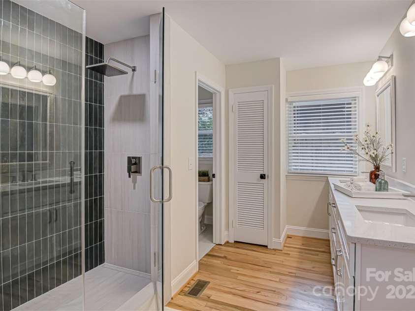 2350 Parkway Drive, Winston Salem, NC 27103.  MLS# CAR4240020, YatesRealty ID 4342. 