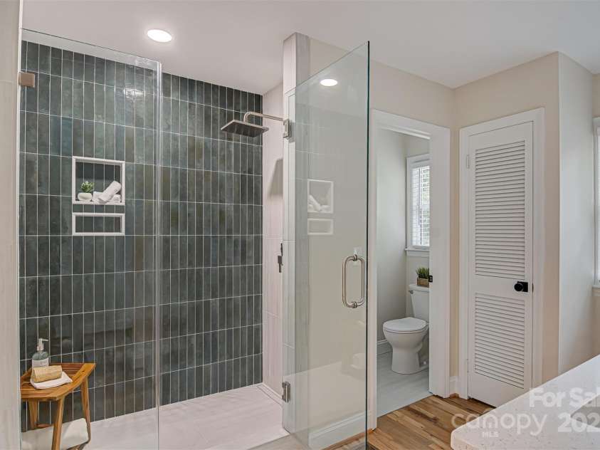 2350 Parkway Drive, Winston Salem, NC 27103.  MLS# CAR4240020, YatesRealty ID 4342. 