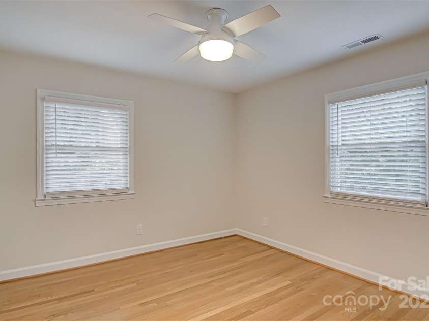 2350 Parkway Drive, Winston Salem, NC 27103.  MLS# CAR4240020, YatesRealty ID 4342. 