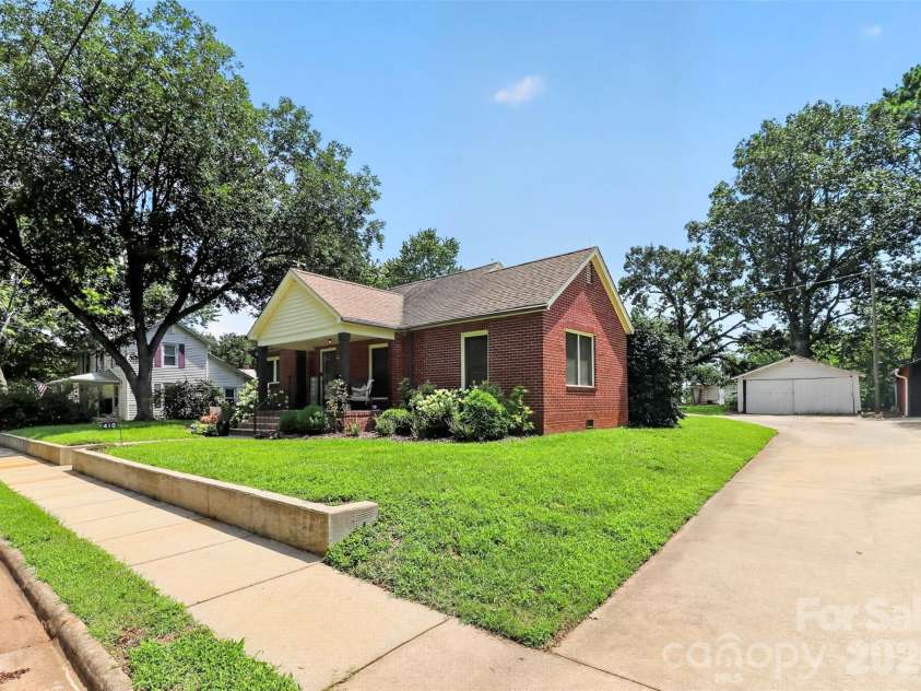 410 Chapel Street, China Grove, NC 28023.  MLS# CAR4413316, YatesRealty ID 43421. 