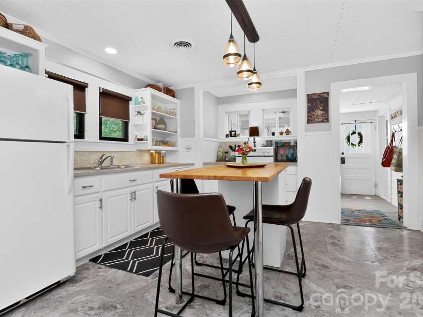 410 Chapel Street, China Grove, NC 28023.  MLS# CAR4413316, YatesRealty ID 43421. Kitchen