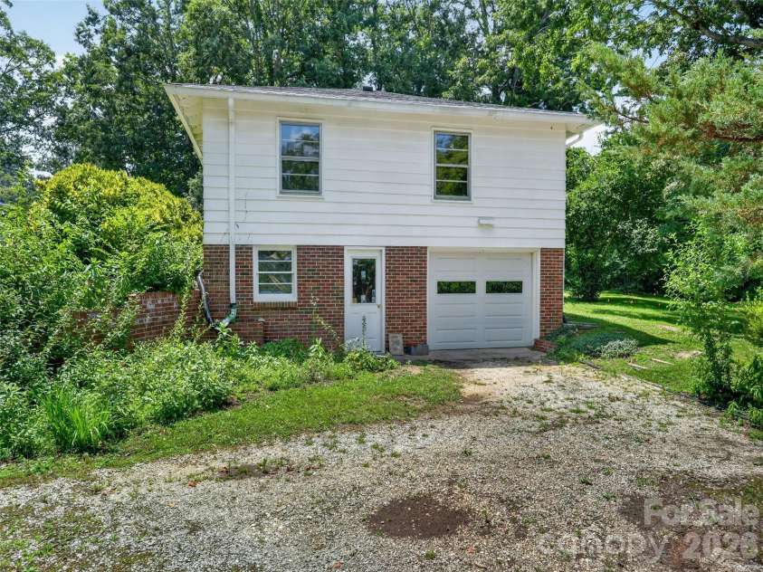 3112 Wesley Way, Hendersonville, NC 28792.  MLS# CAR4393295, YatesRealty ID 43422. 