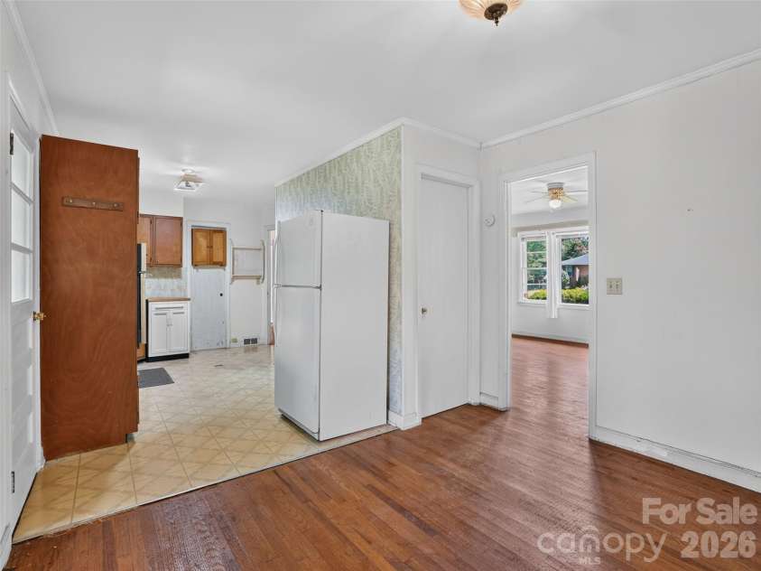 3112 Wesley Way, Hendersonville, NC 28792.  MLS# CAR4393295, YatesRealty ID 43422. Dining/Breakfast