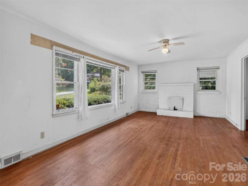 3112 Wesley Way, Hendersonville, NC 28792.  MLS# CAR4393295, YatesRealty ID 43422. Living Room