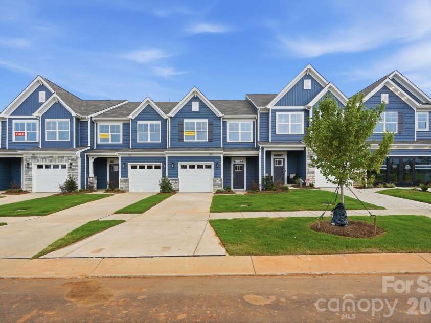 108 Pointer Trail, Troutman, NC 28166.  MLS# CAR4407688, YatesRealty ID 43423. Homesite 3 features an Ashland B floorplan