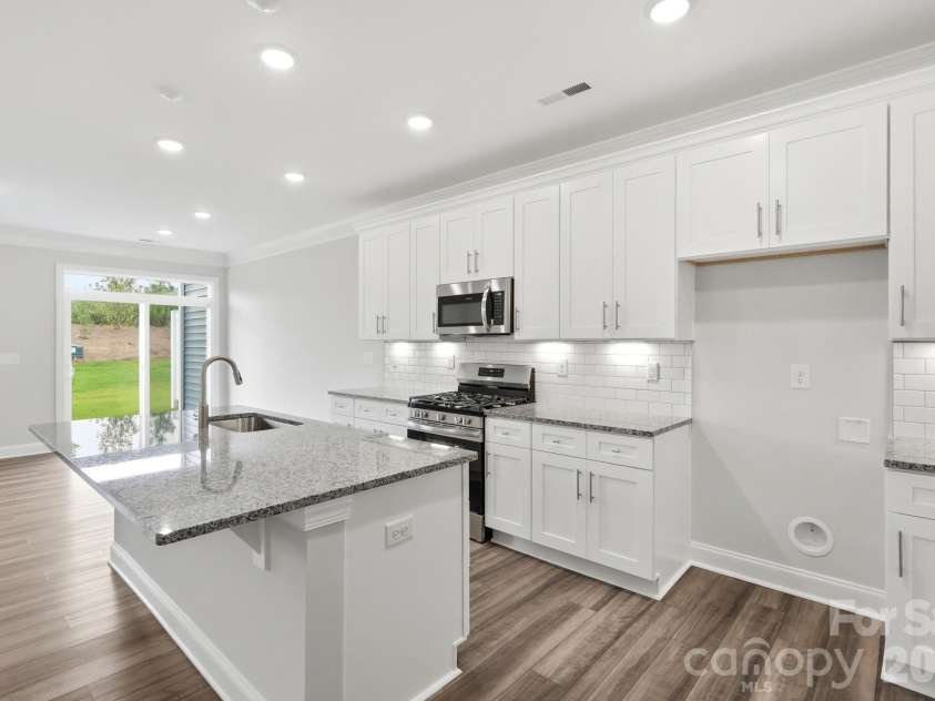 108 Pointer Trail, Troutman, NC 28166.  MLS# CAR4407688, YatesRealty ID 43423. Kitchen