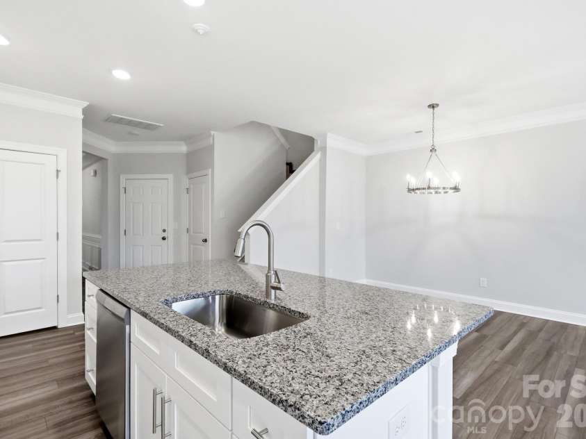 108 Pointer Trail, Troutman, NC 28166.  MLS# CAR4407688, YatesRealty ID 43423. Kitchen