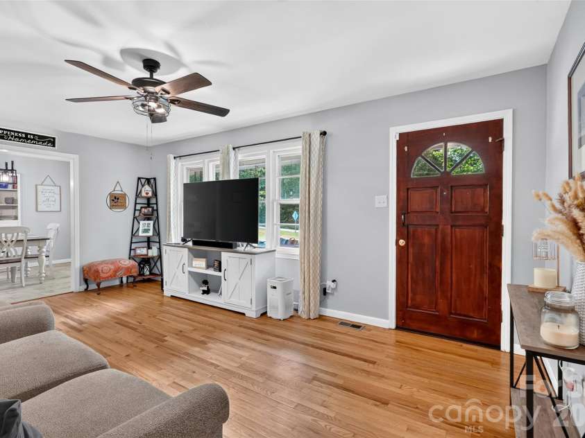 3116 Pilgrim Road, Chester, SC 29706.  MLS# CAR4410227, YatesRealty ID 43425. 