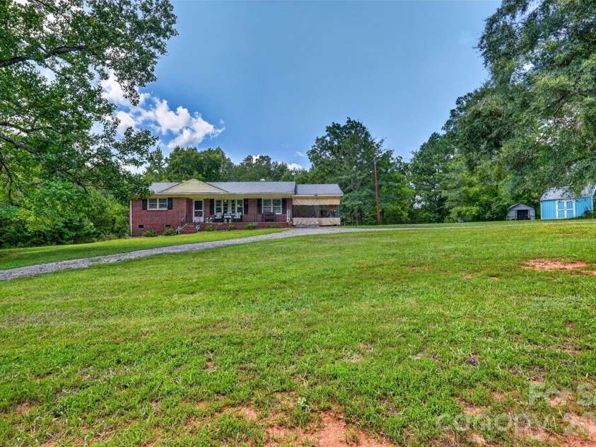 3116 Pilgrim Road, Chester, SC 29706.  MLS# CAR4410227, YatesRealty ID 43425. 