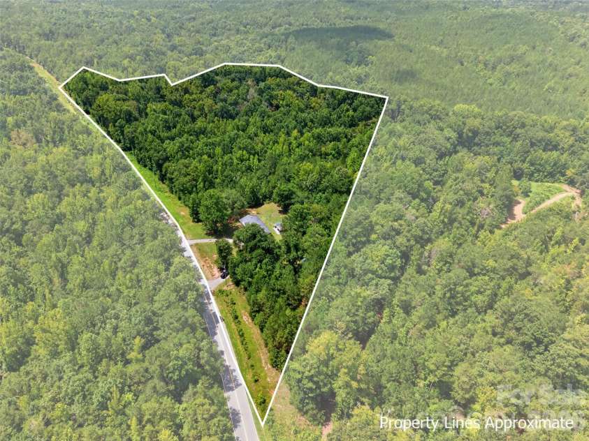 3116 Pilgrim Road, Chester, SC 29706.  MLS# CAR4410227, YatesRealty ID 43425. LOT LINRS ARE NOT EXACT