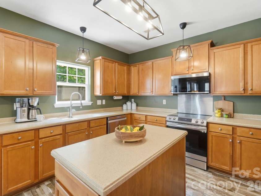 4012 Magna Lane, Indian Trail, NC 28079.  MLS# CAR4406067, YatesRealty ID 43428. Spacious Kitchen with island
