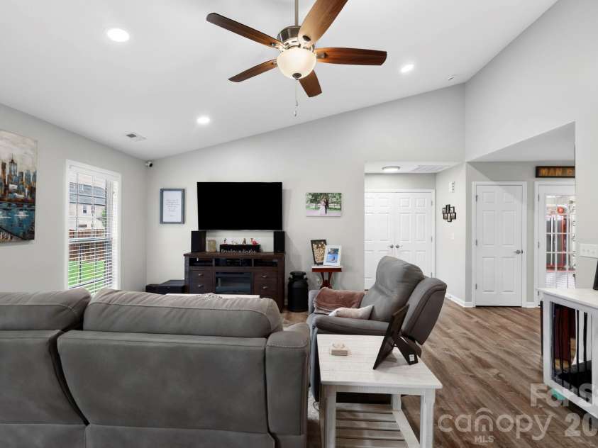 38 Swift Creek Road, Fletcher, NC 28732.  MLS# CAR4413566, YatesRealty ID 43429. 