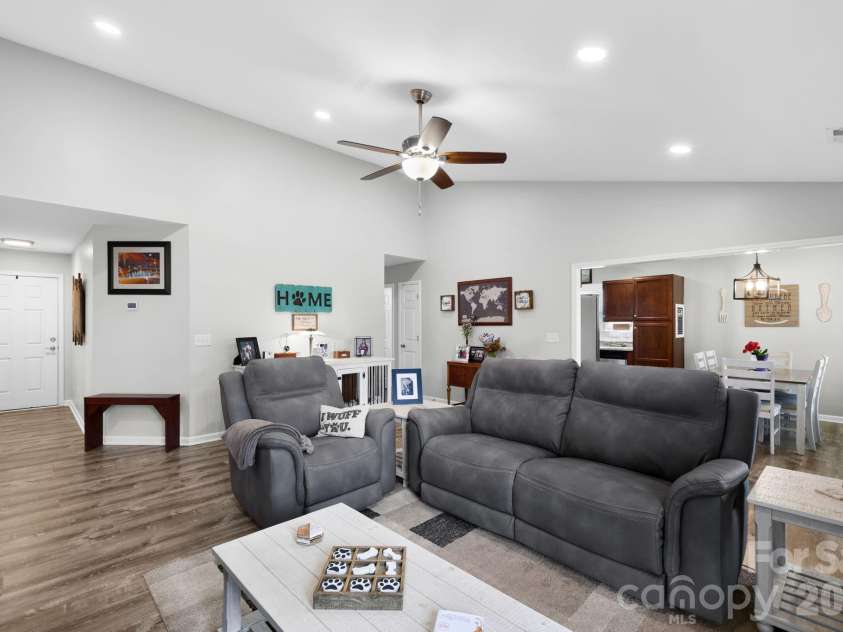 38 Swift Creek Road, Fletcher, NC 28732.  MLS# CAR4413566, YatesRealty ID 43429. 