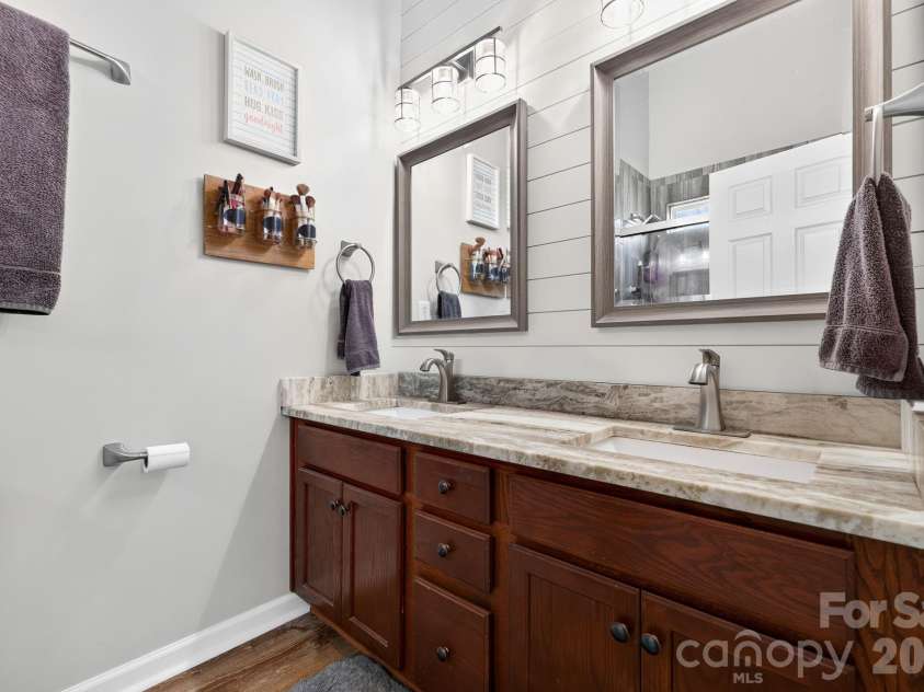 38 Swift Creek Road, Fletcher, NC 28732.  MLS# CAR4413566, YatesRealty ID 43429. 