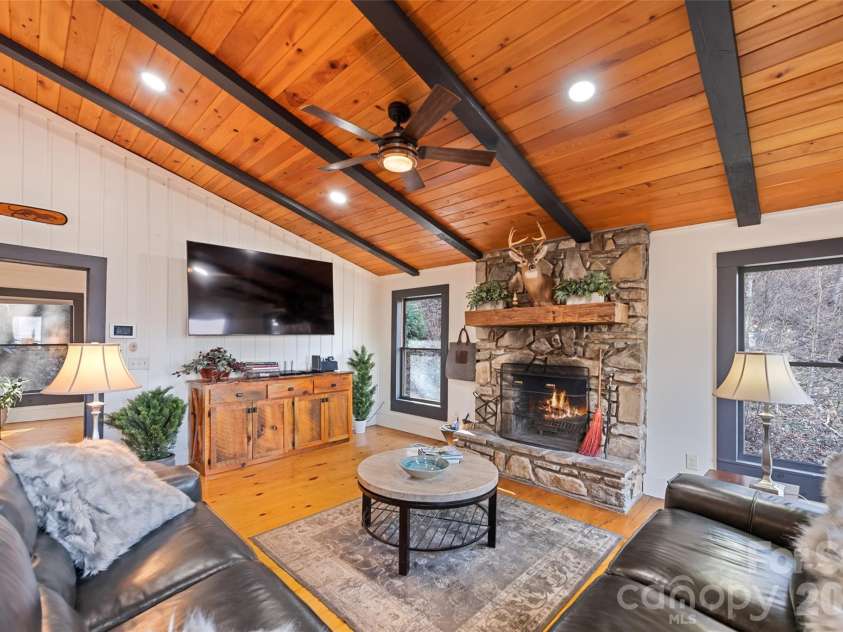 10 Zenith Drive, Waynesville, NC 28785.  MLS# CAR4341915, YatesRealty ID 4343. 