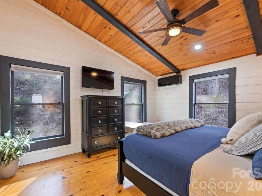10 Zenith Drive, Waynesville, NC 28785.  MLS# CAR4341915, YatesRealty ID 4343. 