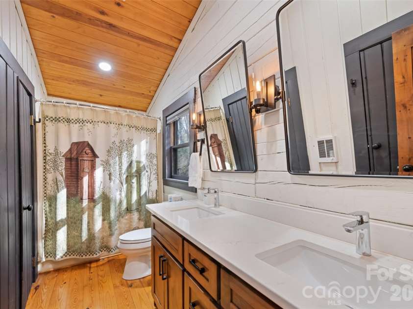 10 Zenith Drive, Waynesville, NC 28785.  MLS# CAR4341915, YatesRealty ID 4343. 