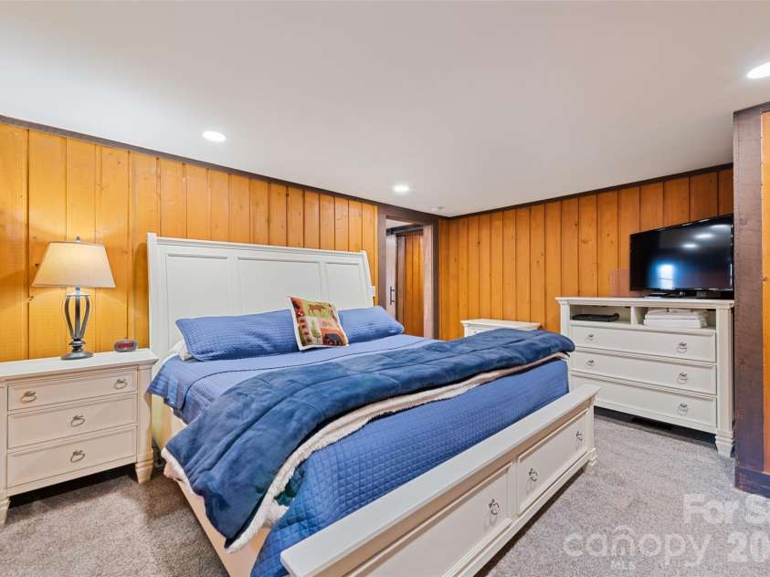 10 Zenith Drive, Waynesville, NC 28785.  MLS# CAR4341915, YatesRealty ID 4343. 