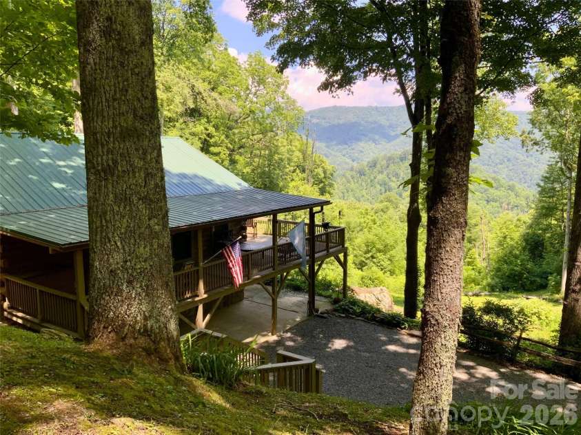 10 Zenith Drive, Waynesville, NC 28785.  MLS# CAR4341915, YatesRealty ID 4343. 