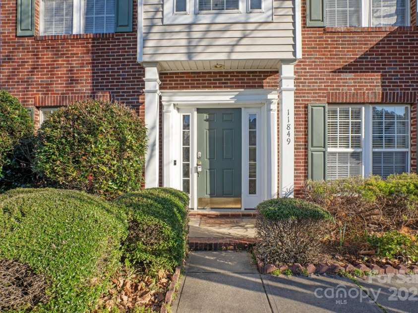 11849 Guildhall Lane, Charlotte, NC 28213.  MLS# CAR4237551, YatesRealty ID 4343. 